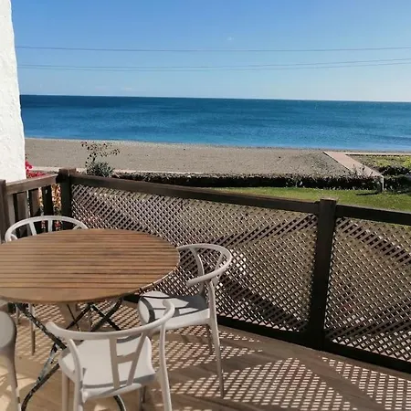 House On Beachfront Holiday home *